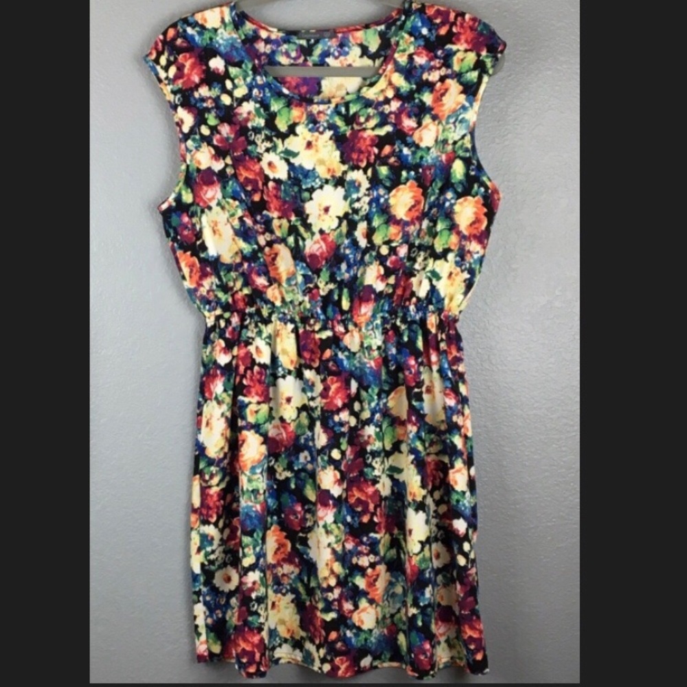 Floral sundress with patch pocket